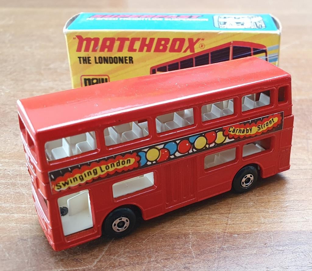 Matchbox Lesney 1:64 Carnaby Swinging London Bus + Doosje!, Ophalen of Verzenden, Zo goed als nieuw, Bus of Vrachtwagen