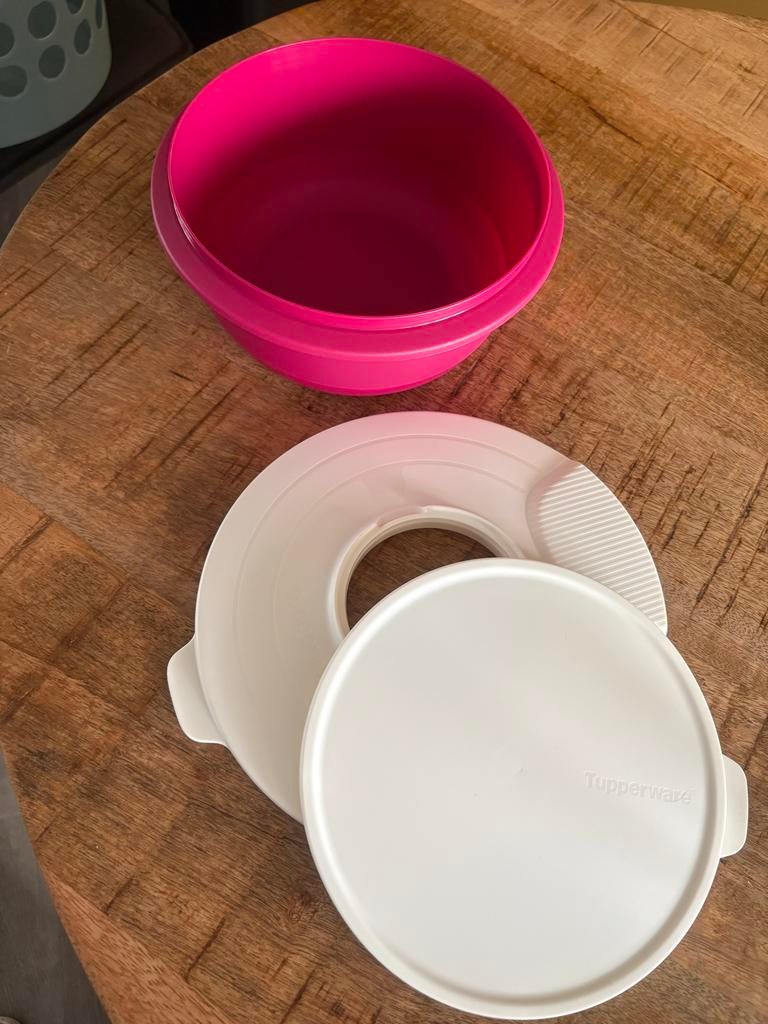 Tupperware kom 2 liter met deksels fuschia, Ophalen of Verzenden, Nieuw, Bak of Kom