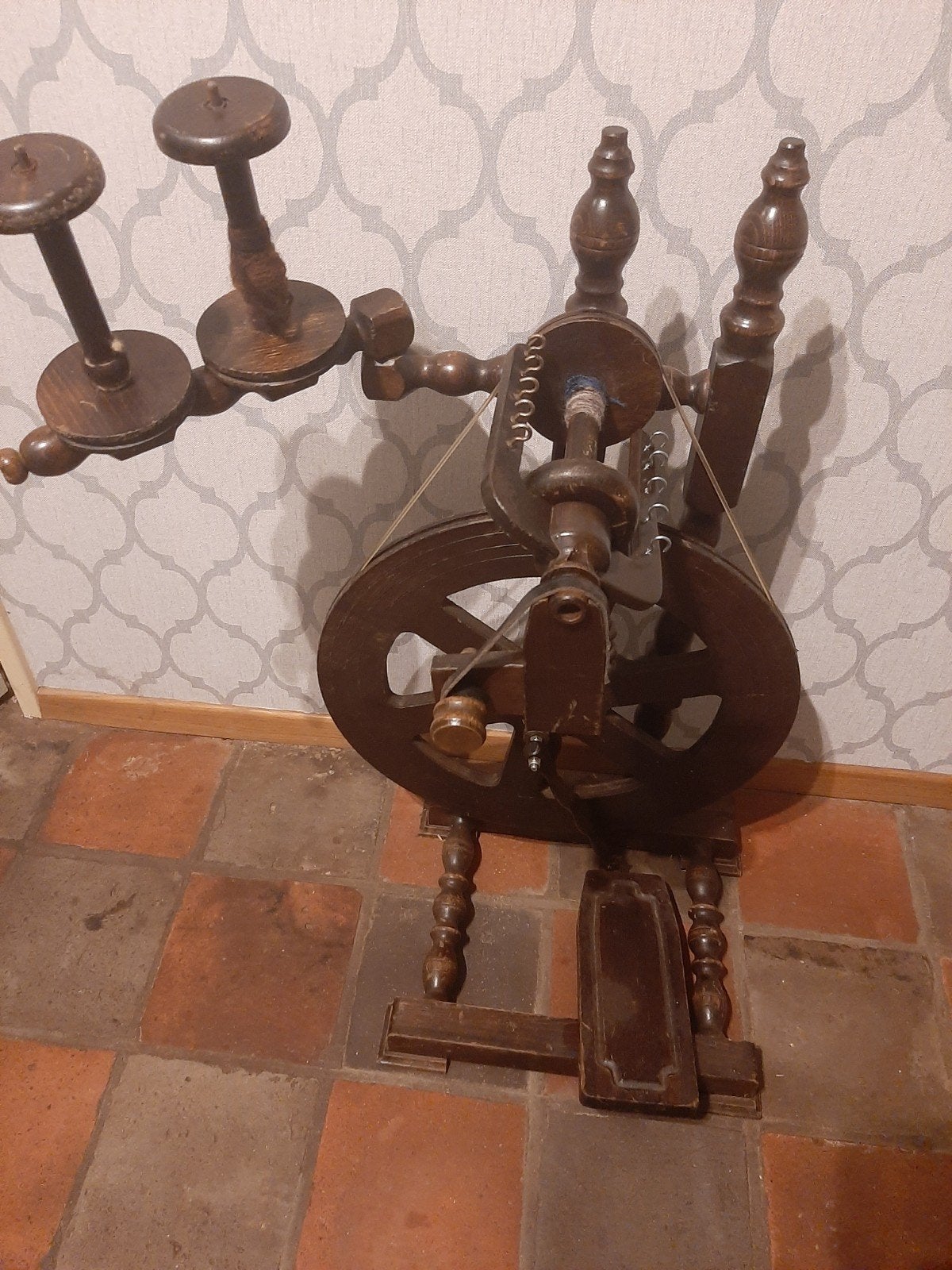 Befra Willy Spinnewiel met 3 Klossen - Prima Staat, Hobby en Vrije tijd, Spinnewielen en Spinnen, Ophalen, Gebruikt, Spinnewiel