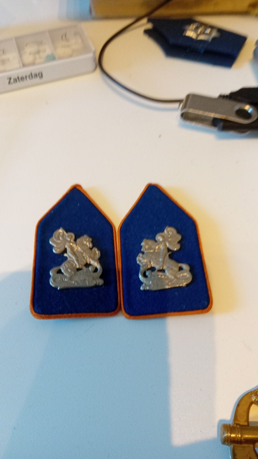 setje kraagspiegels cavalerie Pr. Van Oranje, Verzamelen, Verzenden, Landmacht, Nederland, Embleem of Badge