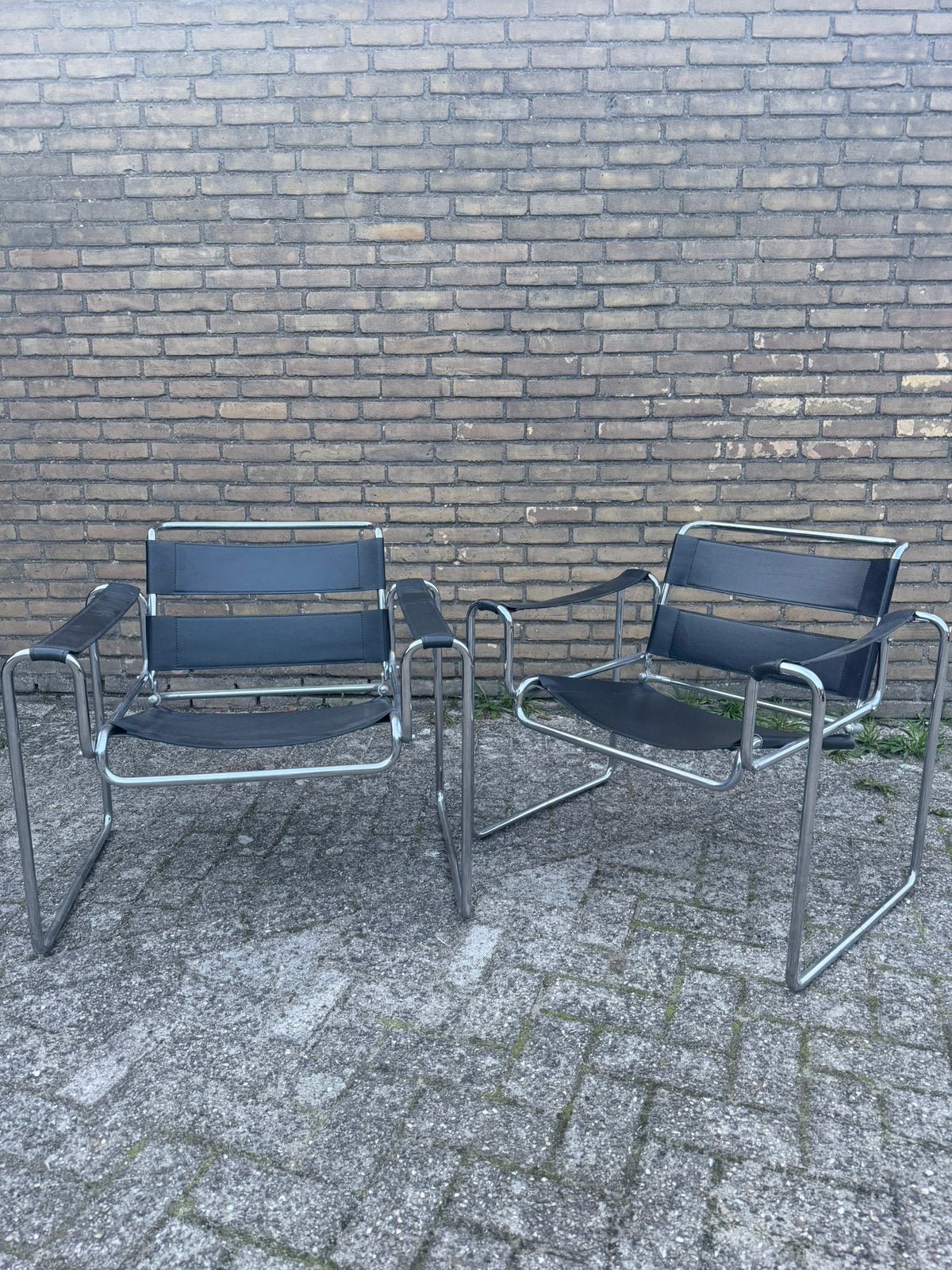 2x Wasilly chair, Ophalen, Zo goed als nieuw, Zwart, Twee