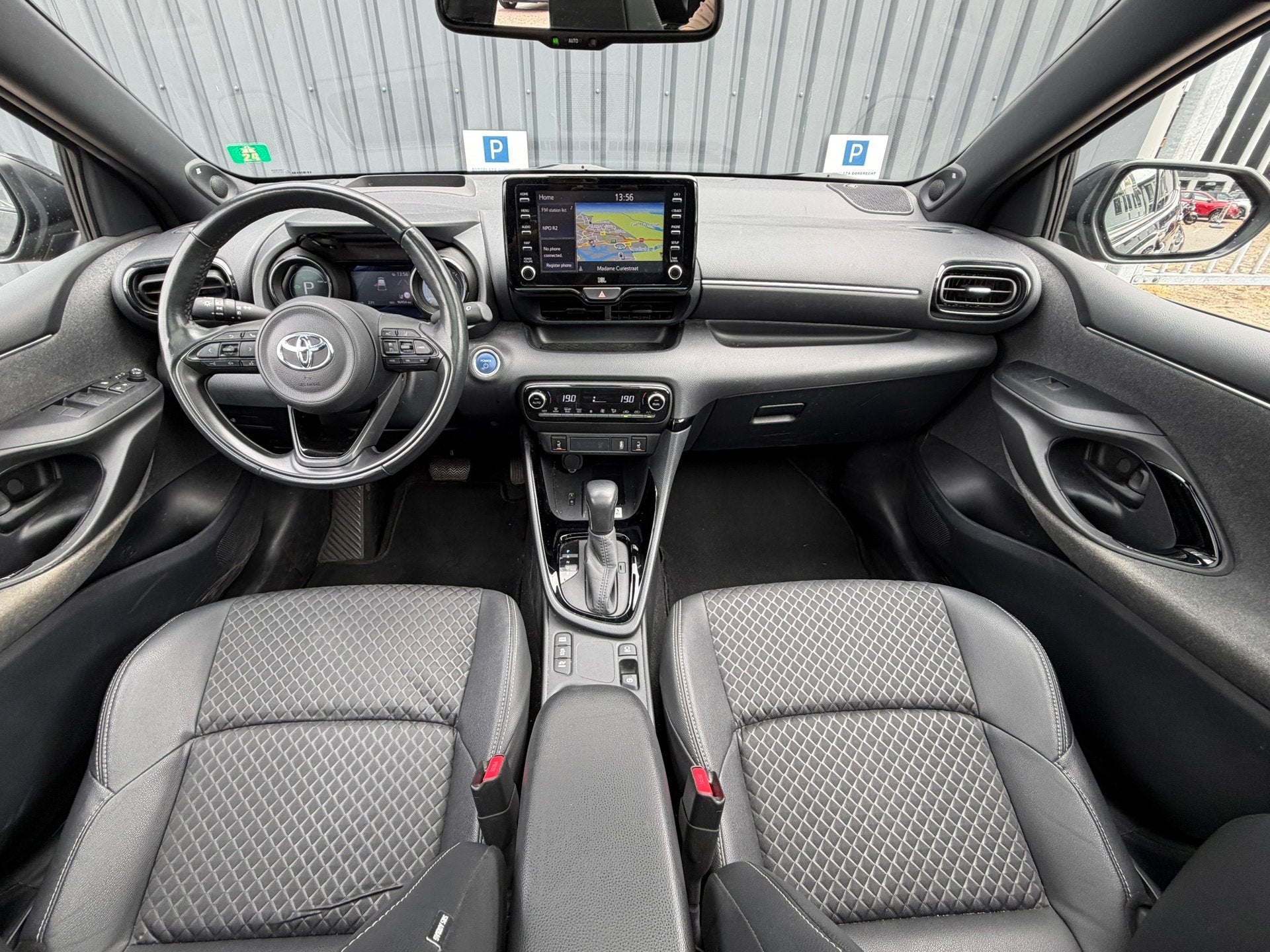 Toyota Yaris 1.5 Hybrid Executive|Pano|Head-Up|JBL|Carplay|C, 450 kg, Gebruikt, Bedrijf, 93 pk