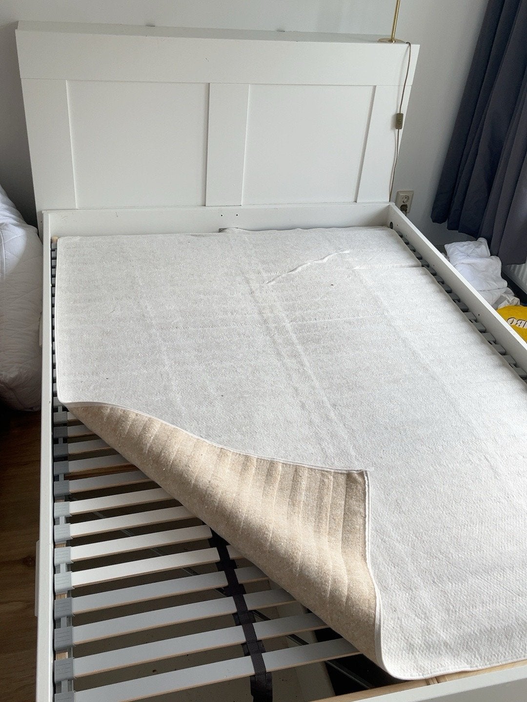 Bed Brimnes Ikea (140x200) met lades, hoofdsteun en matras, Ophalen, Gebruikt, Wit, Tweepersoons