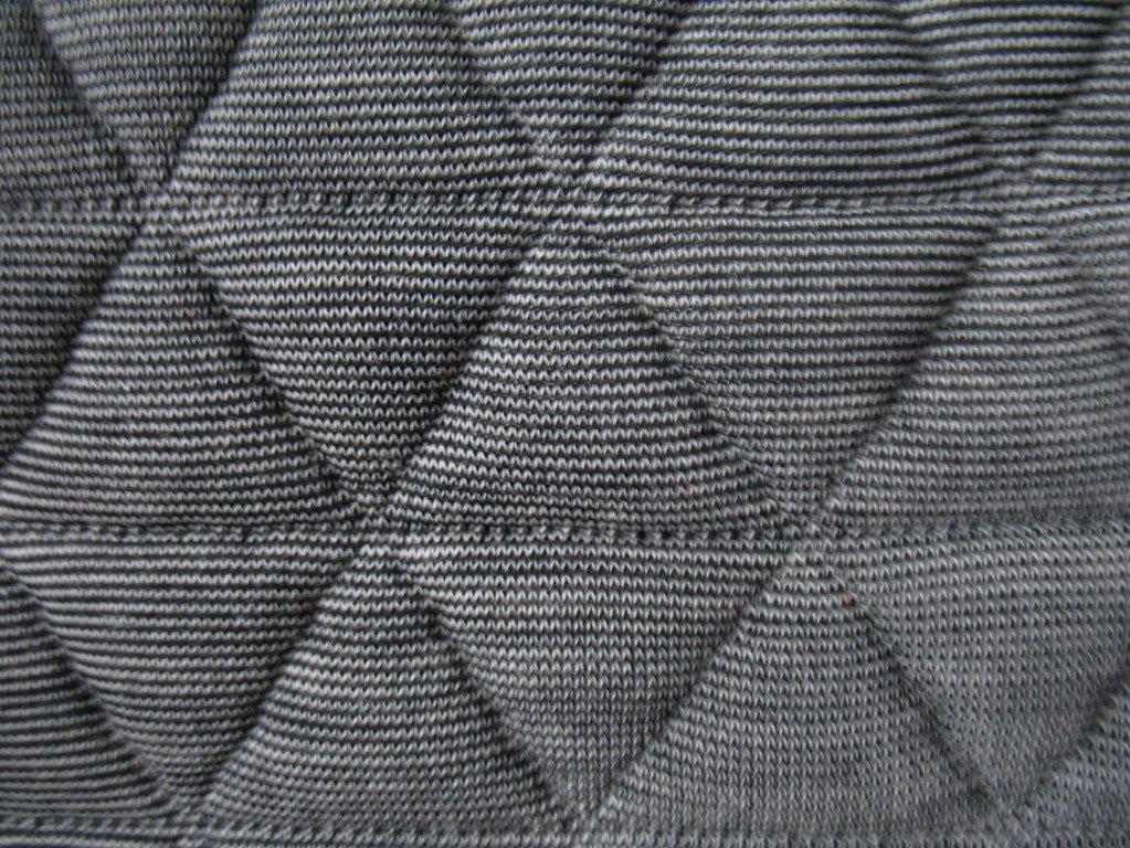 Kvadrat Febrik Triangle 152; zwart+lichtgrijs; meubelstof, Wol, Ophalen of Verzenden, 30 tot 120 cm, Grijs