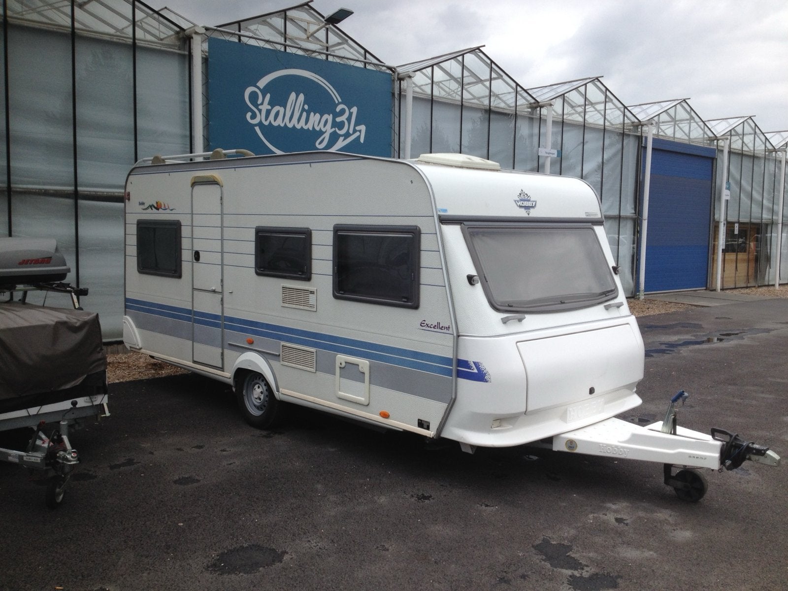 Hobby 660 Excellent met voortent en luifels, Caravans en Kamperen, Rondzit, Hobby, Dwarsbed, Particulier