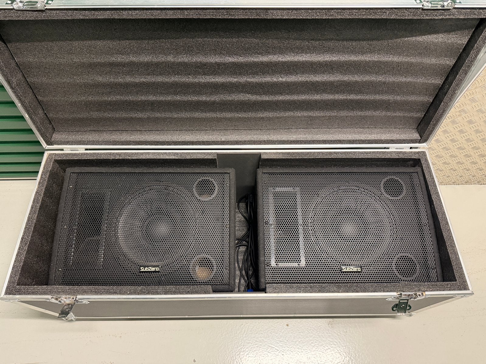 SubZero C12MA actief/passief vloermonitor set in flightcase, Ophalen, Gebruikt, P.A.
