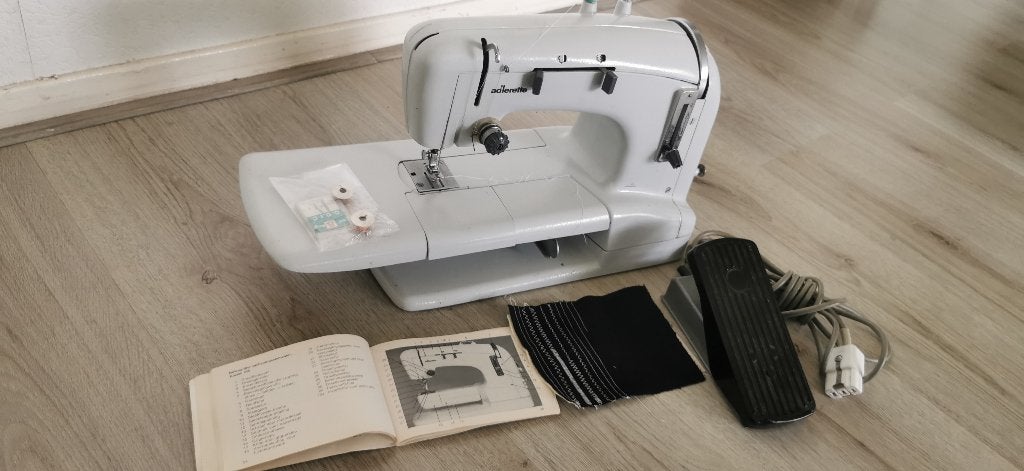 Naaimachine adlerette compleet, Ophalen of Verzenden, Zo goed als nieuw, Naaimachine, Overige merken