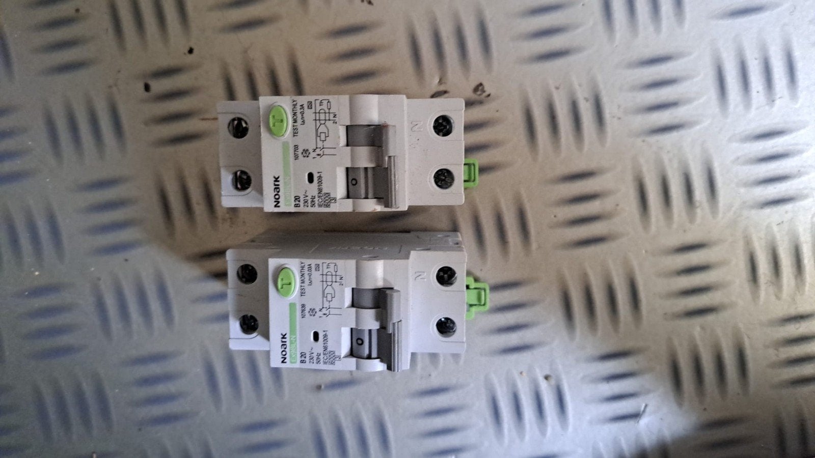 NOARK Aardlekautomaat B20 2P+N 6kA, Ophalen of Verzenden