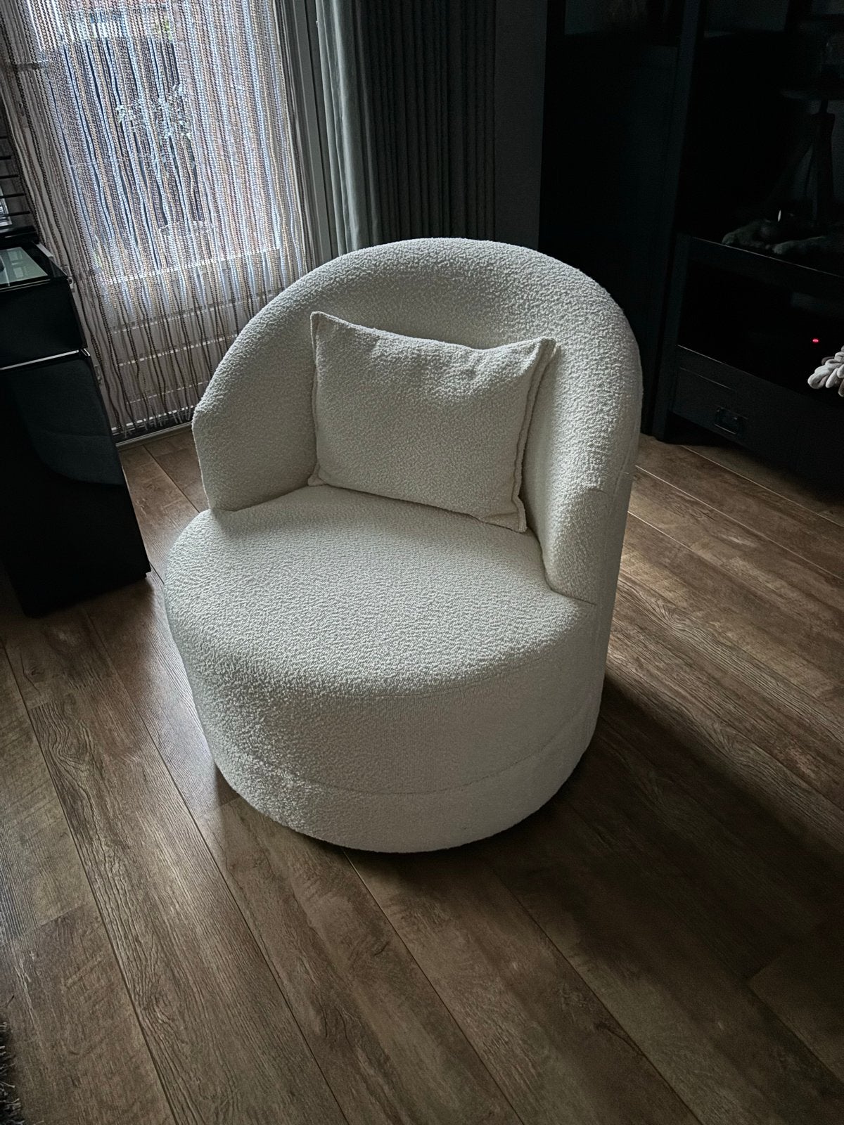 Comfortabele Bouclé Draai Fauteuil - Crème Wit, Huis en Inrichting, Fauteuils, Ophalen of Verzenden, Zo goed als nieuw, Stof, 75 tot 100 cm