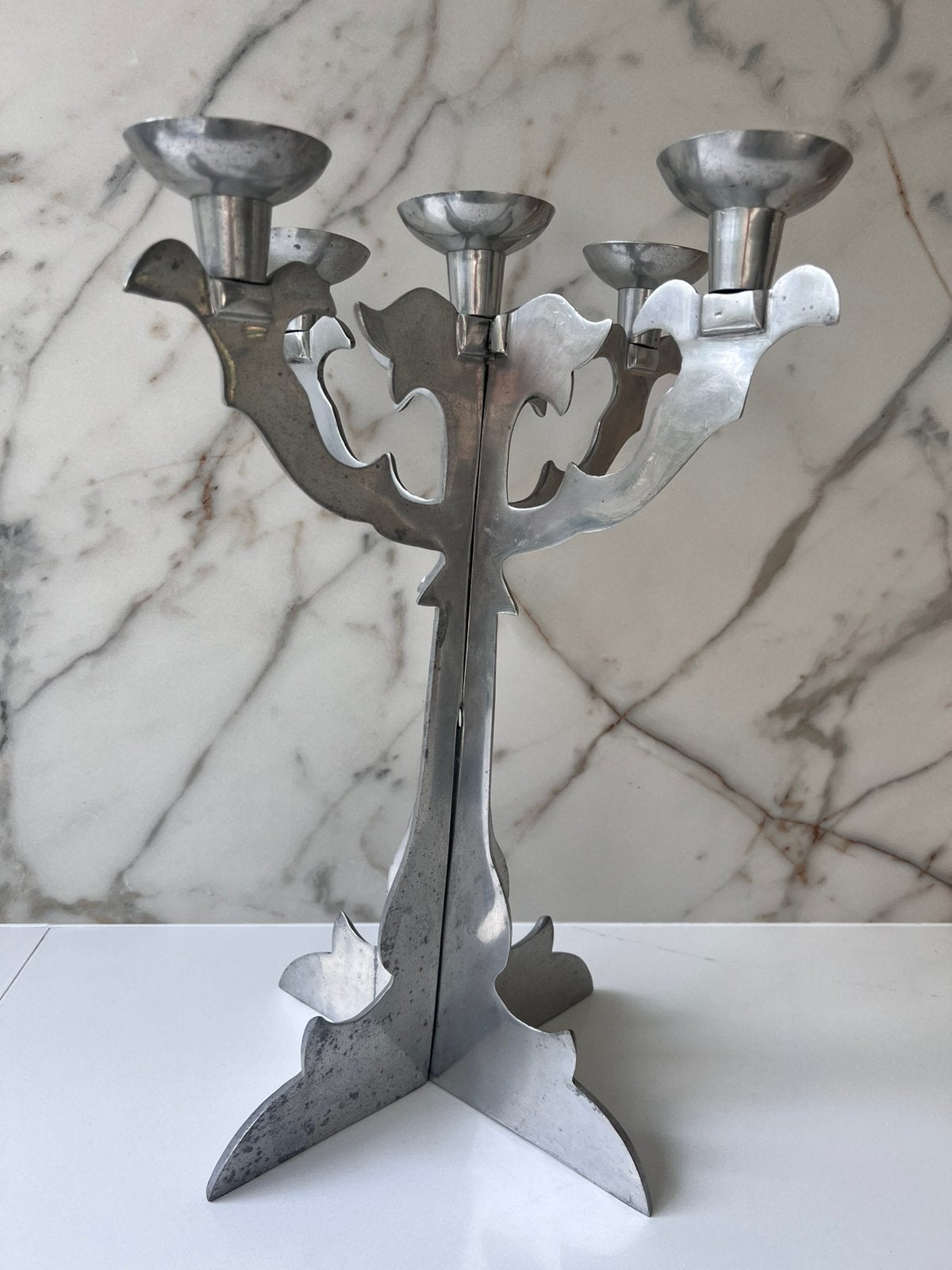 ZILVERKLEURIG 5 ARMIGE ALUMINIUM METALEN KANDELAAR, Huis en Inrichting, Woonaccessoires | Kandelaars en Kaarsen, Ophalen of Verzenden