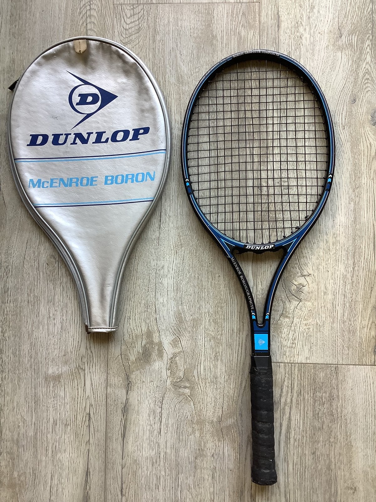 Dunlop McEnroe tennisracket met hoes, Sport en Fitness, Tennis, Gebruikt, Ophalen of Verzenden, Racket, L3