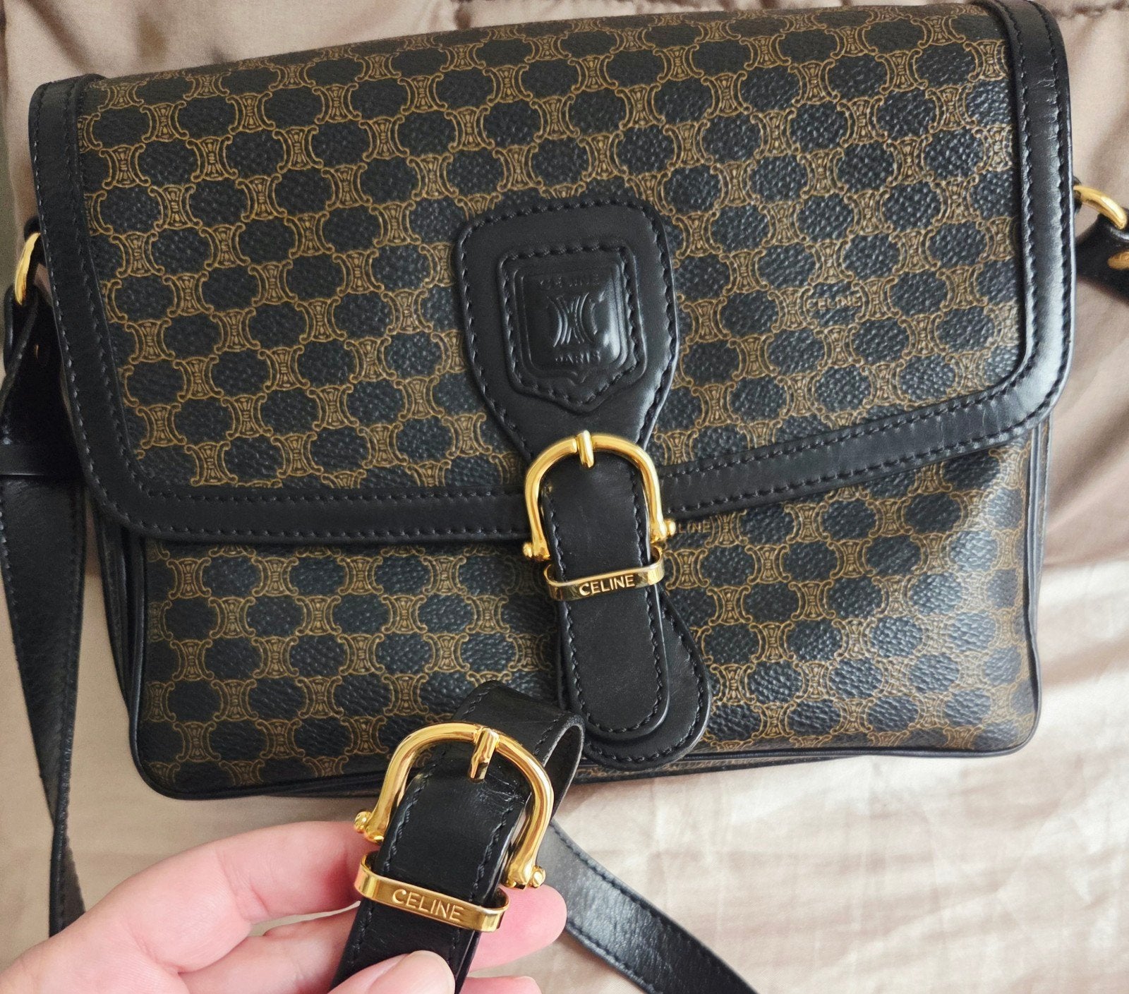 Tijdloze en originele Celine schoudertas, Ophalen of Verzenden, Gebruikt, Zwart, Handtas