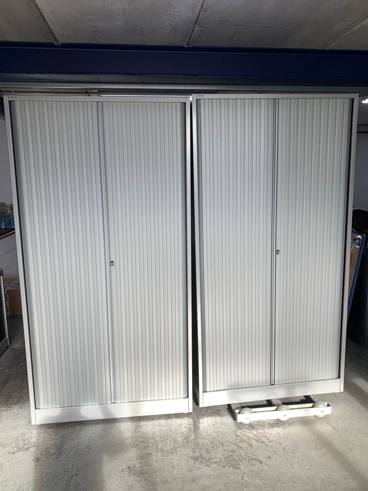 Ahrend roldeurkasten, Ophalen, 100 tot 150 cm, Zo goed als nieuw, 150 tot 200 cm