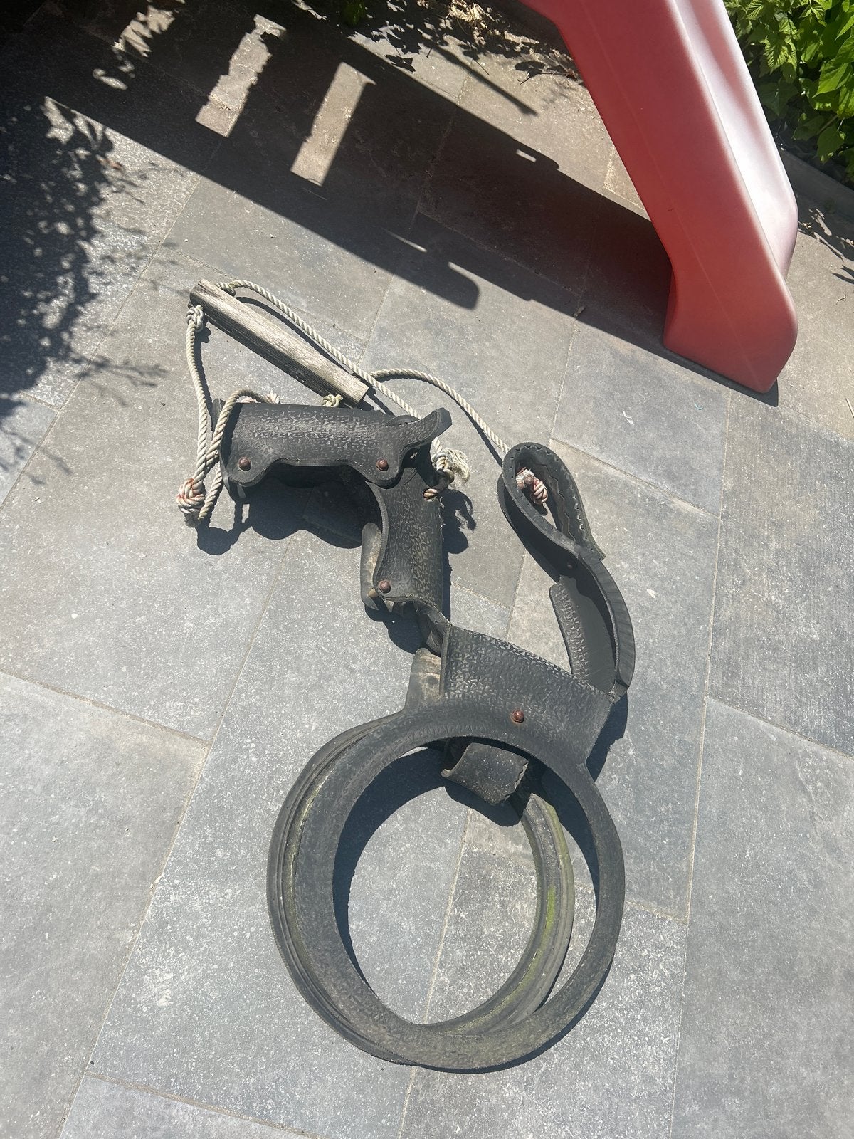 Unieke autoband schommel in de vorm van een paard, Ophalen of Verzenden, Gebruikt, Schommel
