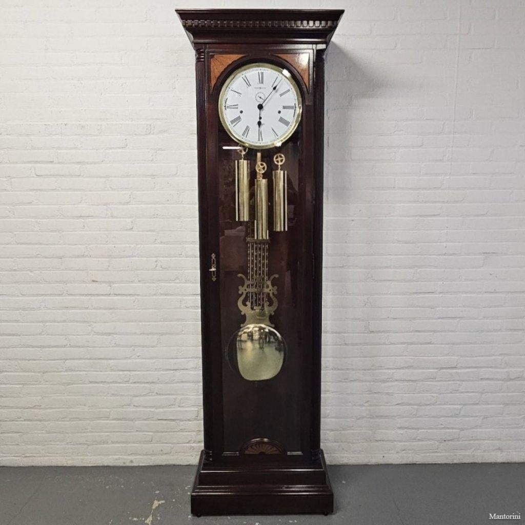 Howard Miller 610-686 Mansfield Ambassador staand horloge, Antiek en Kunst, Antiek | Klokken, Ophalen