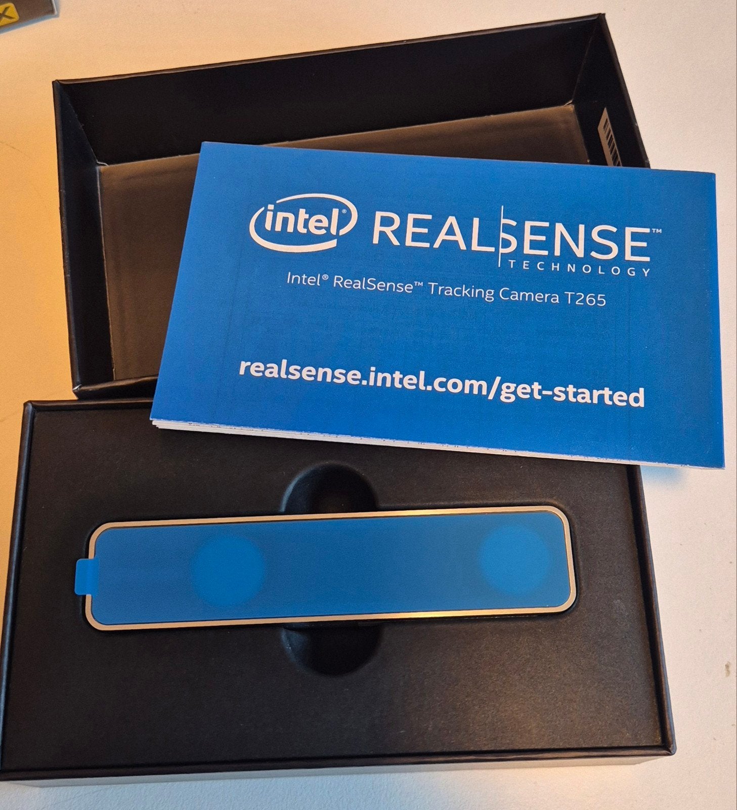 Intel RealSense Tracking Camera T265 - Nieuw in doos, Computers en Software, Ophalen of Verzenden, Windows, Bedraad, Intel