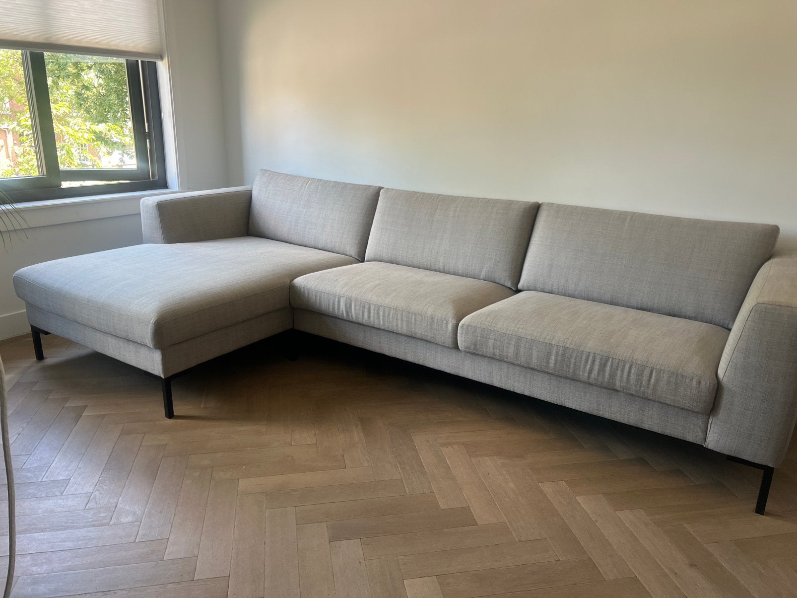 Lavolta longschair bank, licht grijs. Zwart stalen poten, Ophalen, Zo goed als nieuw, Stof