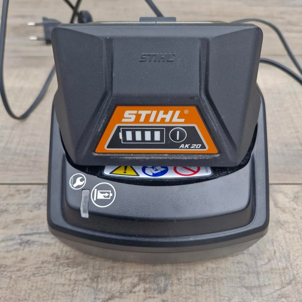 Stihl AL 101 lader met accu AK20 36V 4Ah144 Wh, Ophalen of Verzenden, Zo goed als nieuw