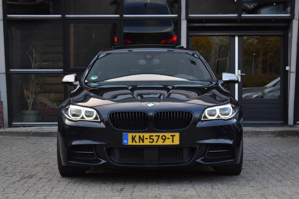 BMW 5-serie M550xd Export Pano HUD Keyless Lane H&K 360C Sof, Auto's, BMW, Automaat, Gebruikt, 2993 cc, Diesel