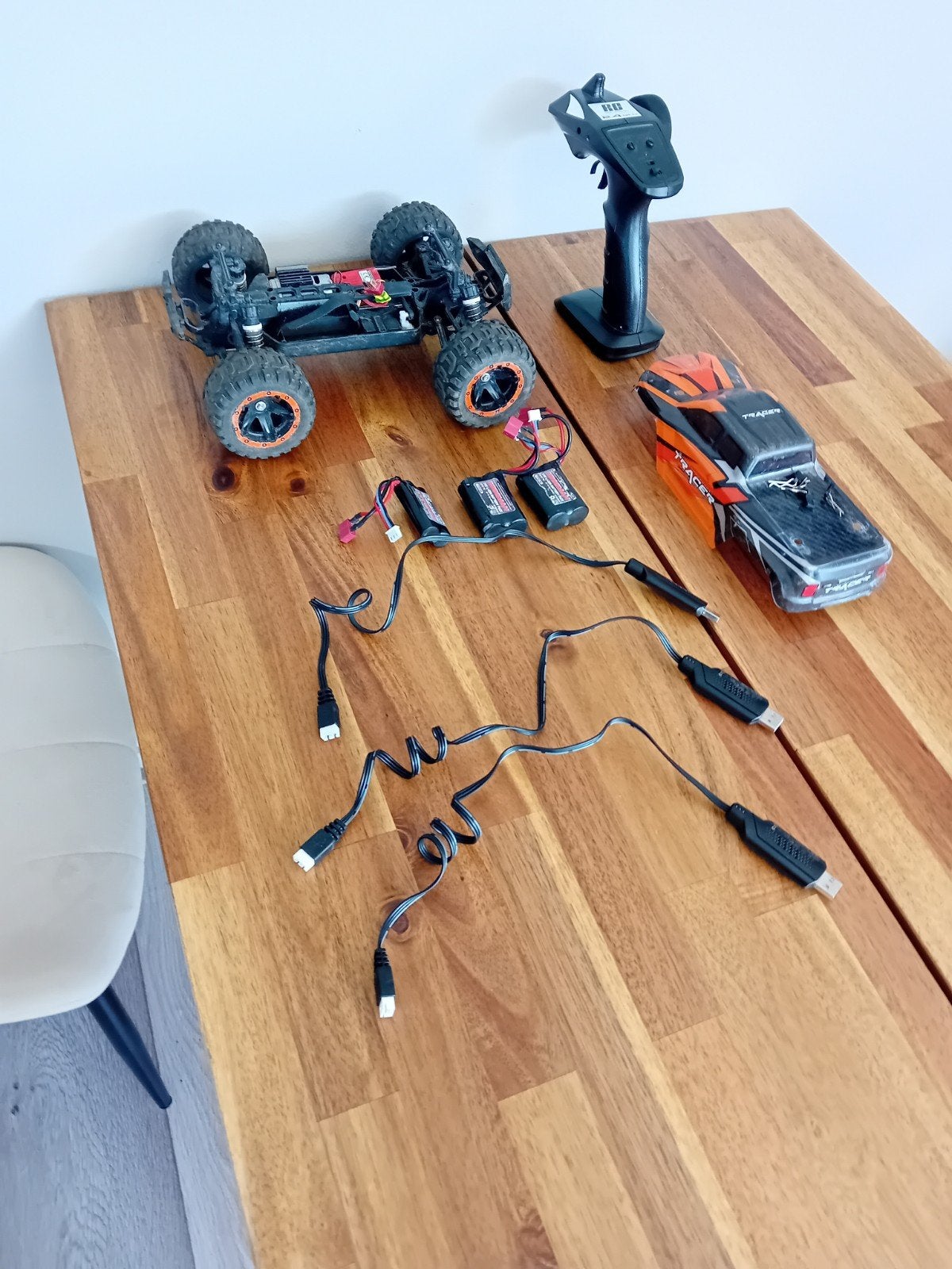 RC Auto Tracer met afstandsbediening en 3 accu's, Elektro, Gebruikt, Auto offroad, Ophalen of Verzenden