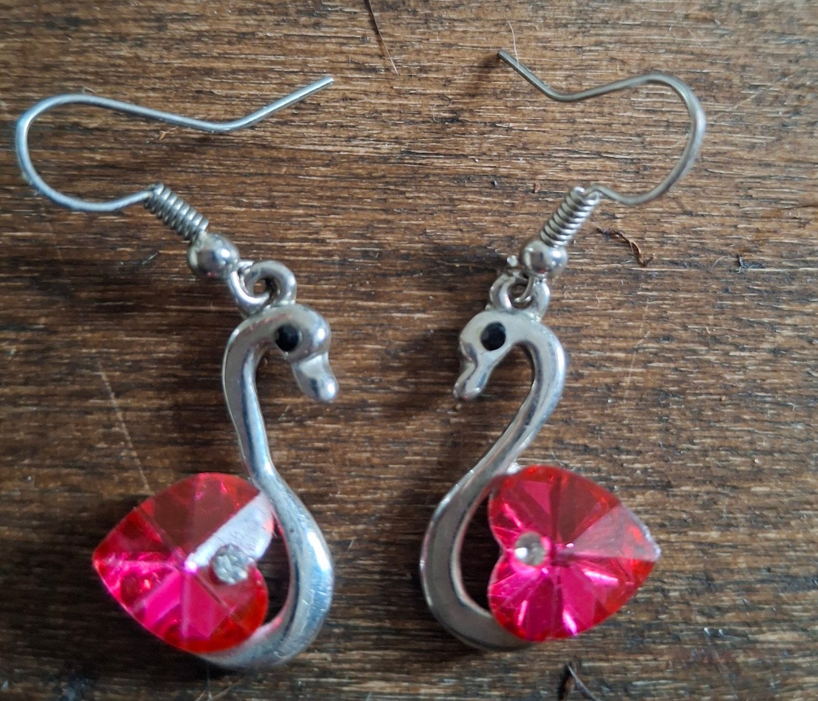 Zilverkleurige zwaan oorbellen met roze kristal, Met kristal, Overige materialen, Ophalen of Verzenden, Roze