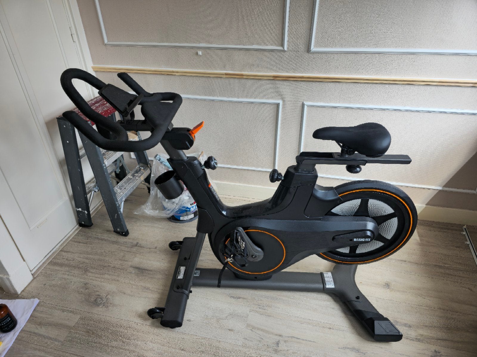 Basic fit Spinningfiets / indoor cycling bike. 2x gebruikt., Sport en Fitness, Ophalen, Spinningfiets, Zo goed als nieuw, Metaal