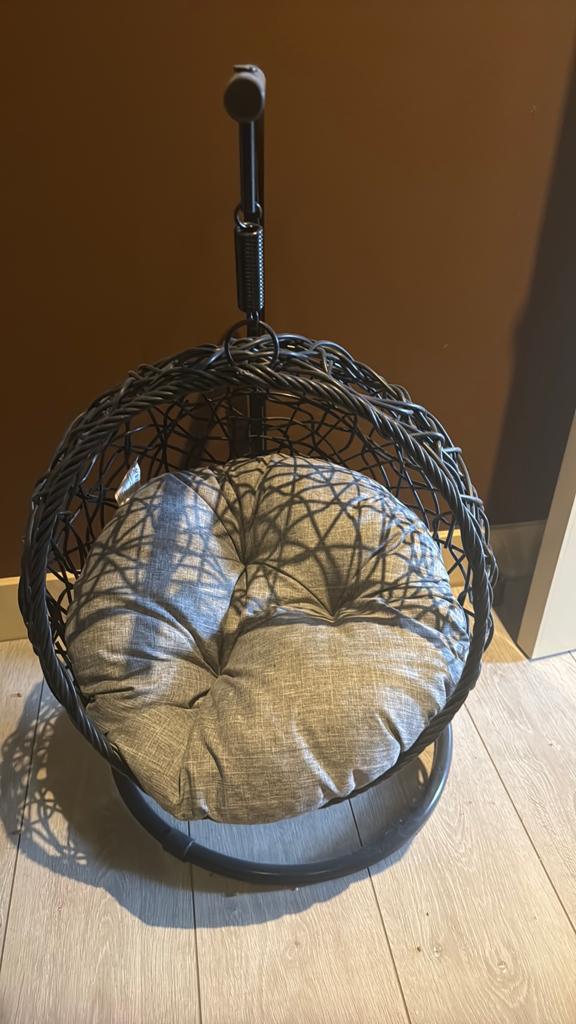 Katten hangstoel., Ophalen, Zo goed als nieuw