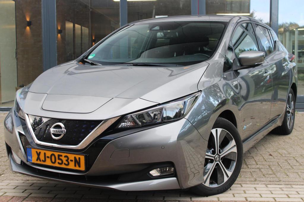 Nissan LEAF N-Connecta 40 kWh | Keyless | Stoelverwarming |, Auto's, Nissan, Stof, Gebruikt, Zwart, 150 pk