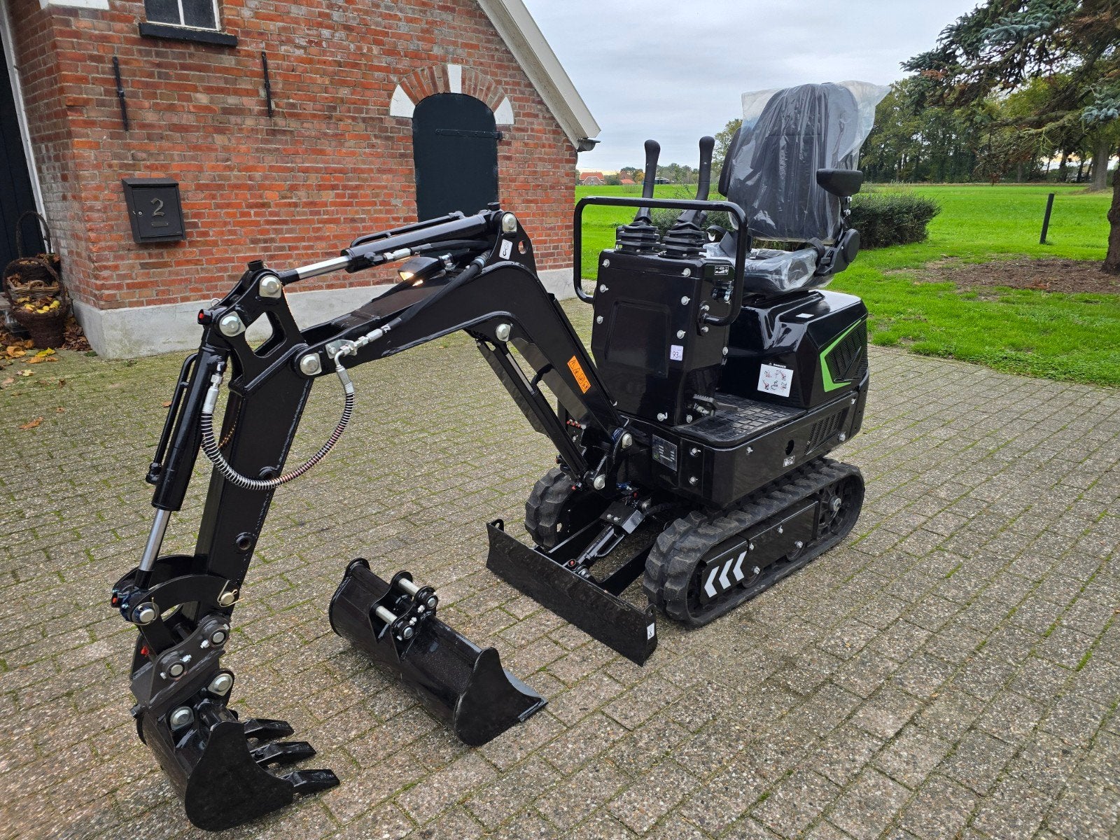 Te Koop: Minigraver Crawler DLM-650 Mini-graver., Ophalen of Verzenden, Graafmachine