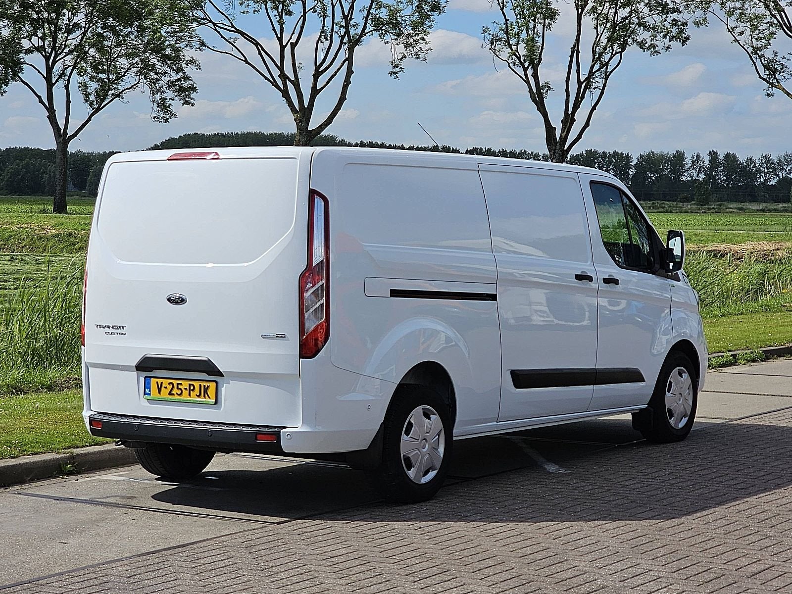 FORD TRANSIT CUSTOM 2.0 ac l2 lang euro6, Auto's, Bestelauto's, Voorwielaandrijving, Euro 6, 4 cilinders, 129 pk