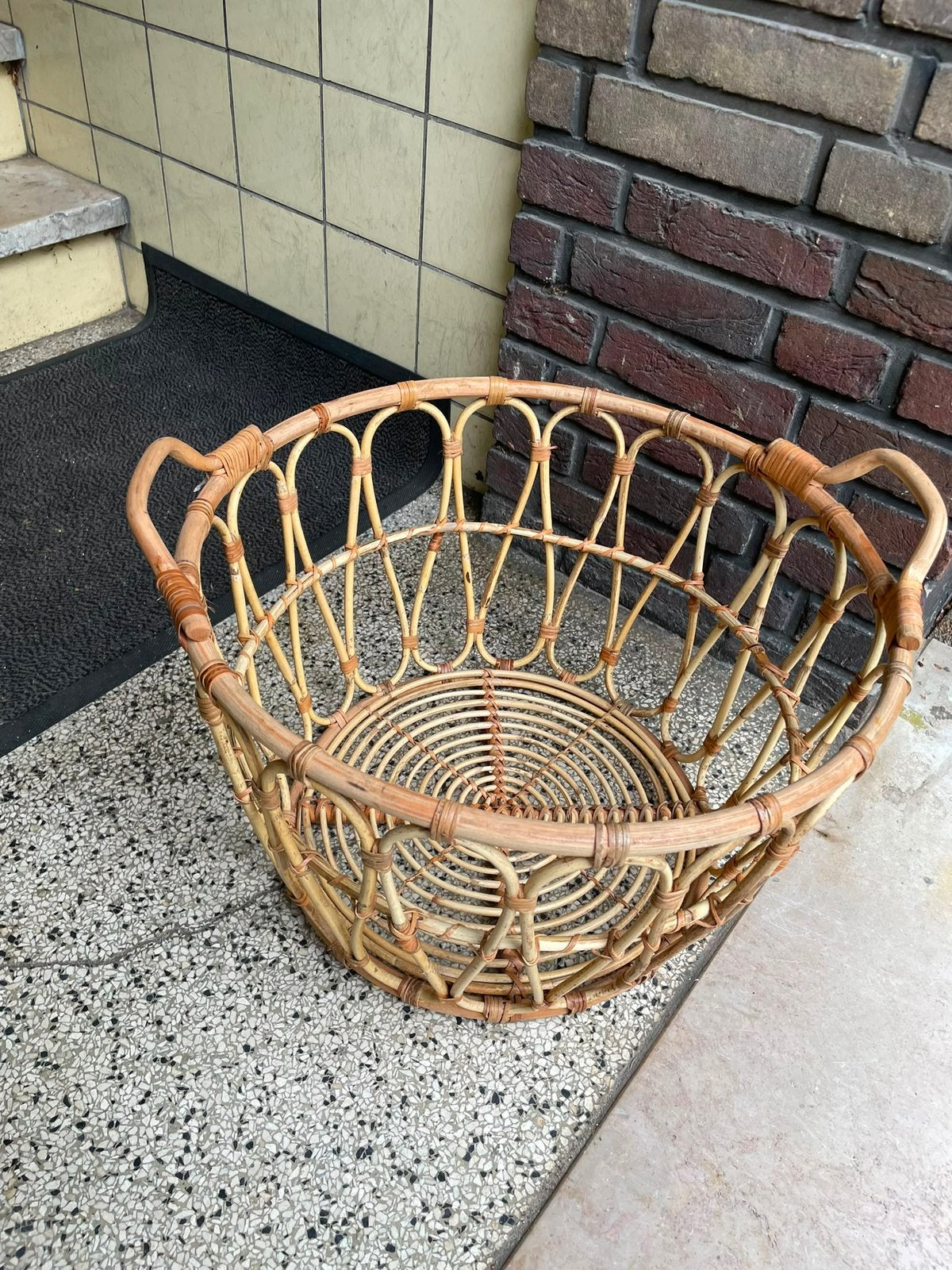 Rotan mand, Ophalen, Zo goed als nieuw