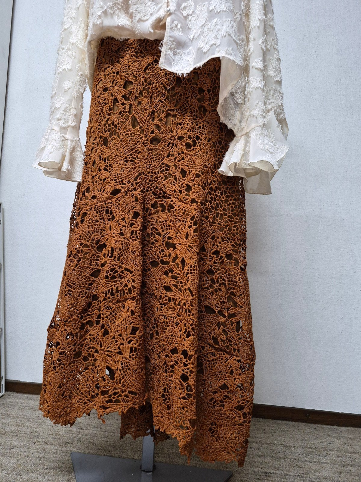 Roest bruine bouclé rok xl -xxl opengewerkt oneven onderkant, Kleding | Dames, Rokken, Zo goed als nieuw, Maat 46/48 (XL) of groter