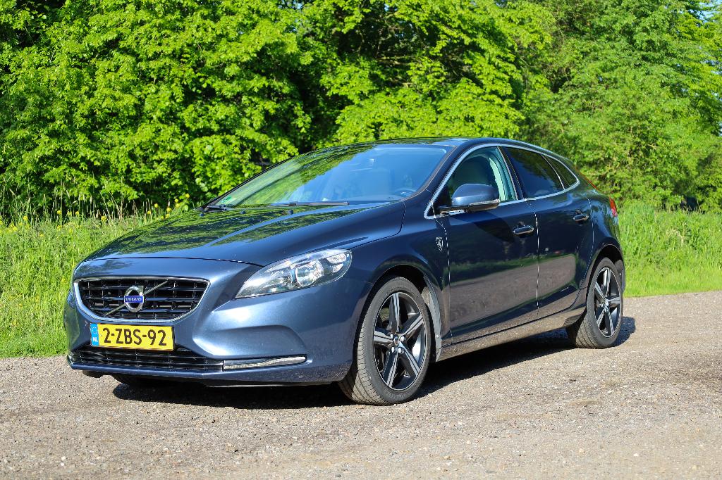 Volvo V40 2.0 D4 Summum 2014. Goed onderhouden. RICA tuned, Auto's, Volvo, Voorwielaandrijving, Euro 5, Beige, 4 cilinders