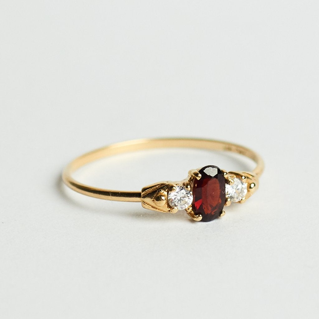 Vintage gouden ring granaat en diamant trilogie 9 karaat, Sieraden, Tassen en Uiterlijk, Ophalen of Verzenden, Zo goed als nieuw