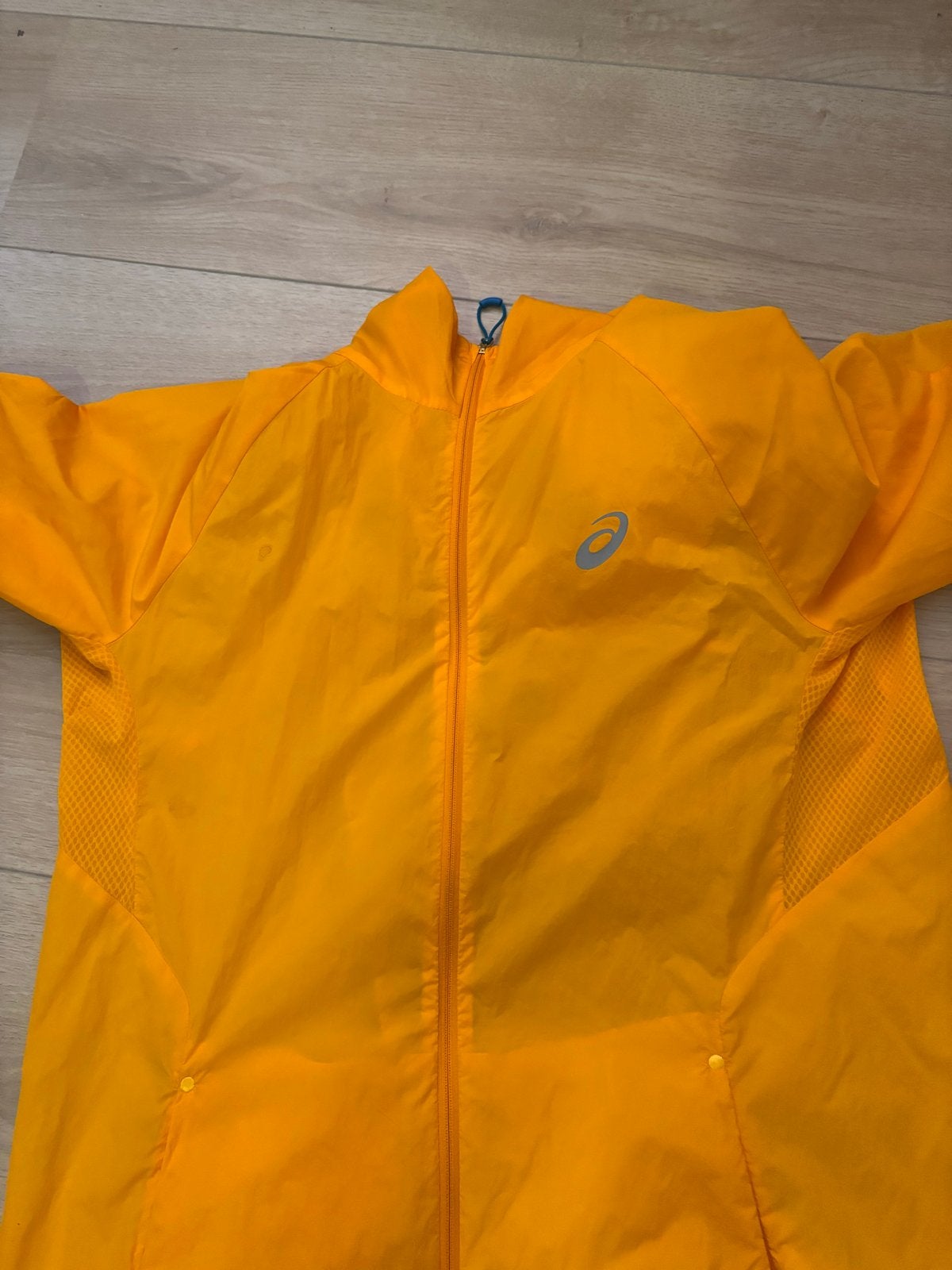 Asics hardloopjack - Oranje, Maat 38/40 (M), Oranje, Ophalen of Verzenden, Zo goed als nieuw