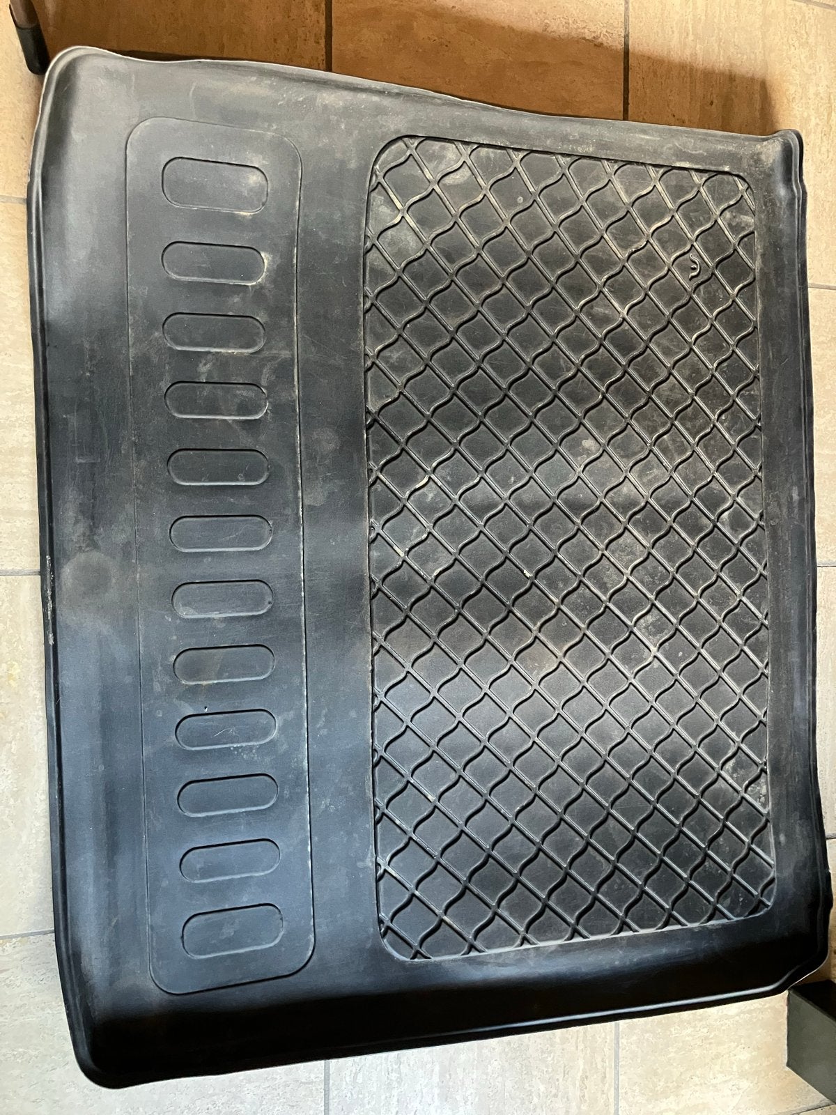 Ford Focus (2020) Rubberen kofferbakmat, Ophalen, Gebruikt
