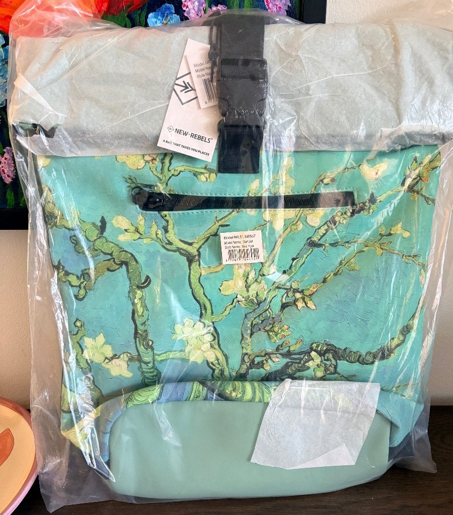 New Rebels Mart Art New York Amandel Bloesem 19L Rugzak, Sieraden, Tassen en Uiterlijk, Tassen | Rugtassen, 25 tot 40 cm, Nieuw