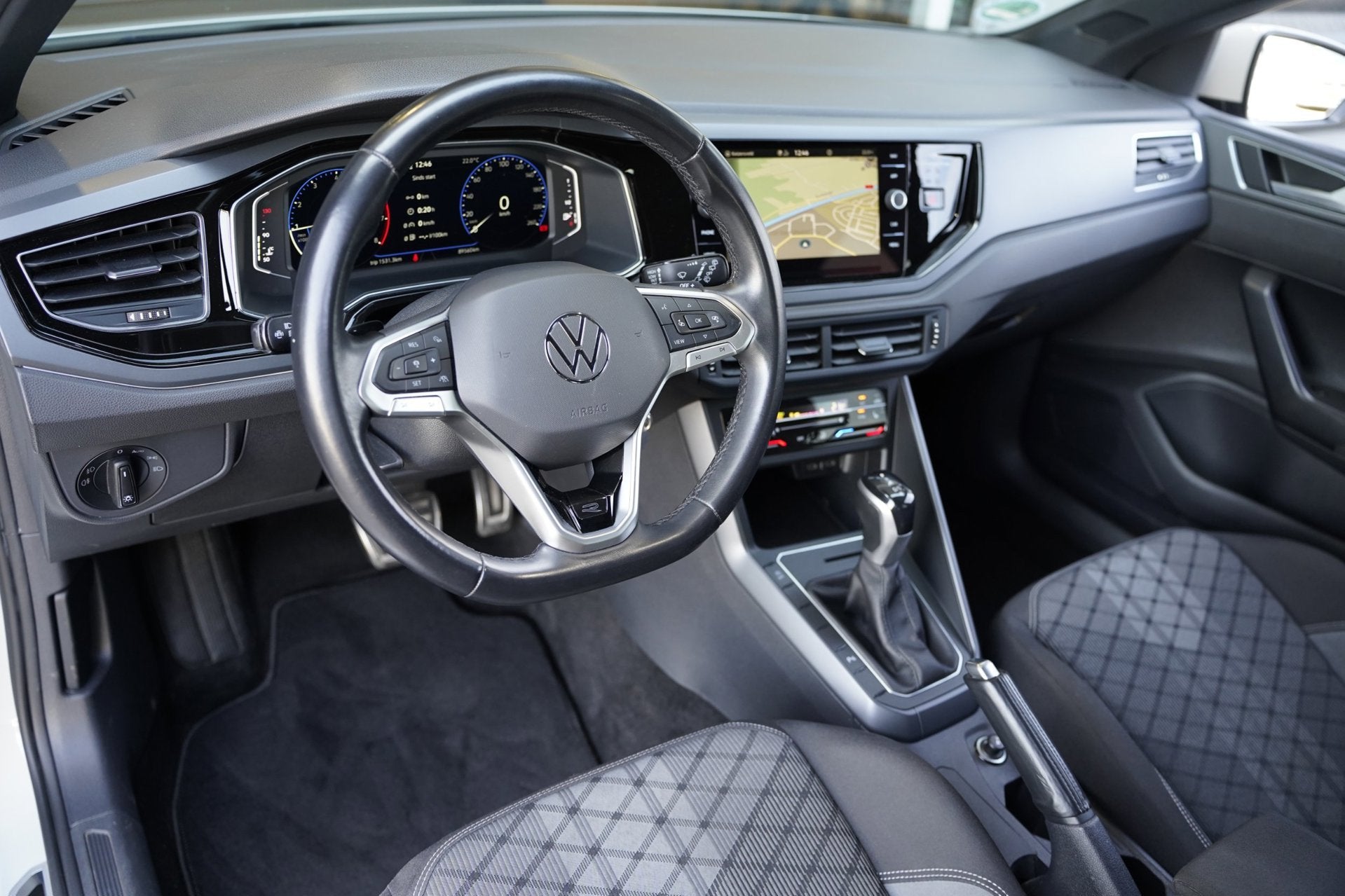 Volkswagen Polo 1.0 TSI 2x R-Line 110PK DSG Facelift Ascot I, Auto's, Volkswagen, Gebruikt, Origineel Nederlands, Bedrijf, 600 kg