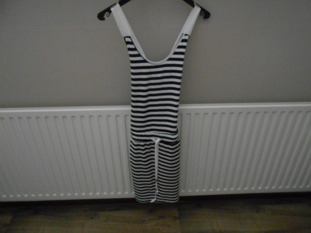 Nieuw zwart/wit zonnejurkje maat M van Rebelz, Kleding | Dames, Maat 38/40 (M), Zwart, Nieuw, Ophalen of Verzenden