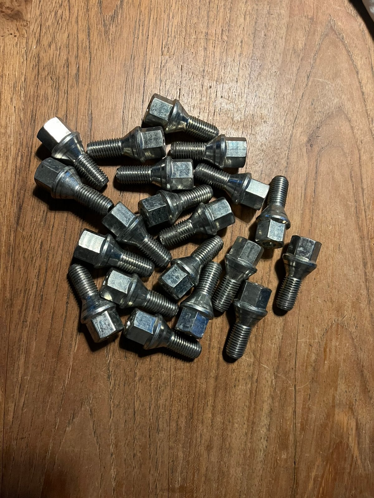 20x Wielbouten wiel bouten M12x1,5 M12 x 1,5 conisch, Ophalen of Verzenden, Gebruikt, Skoda