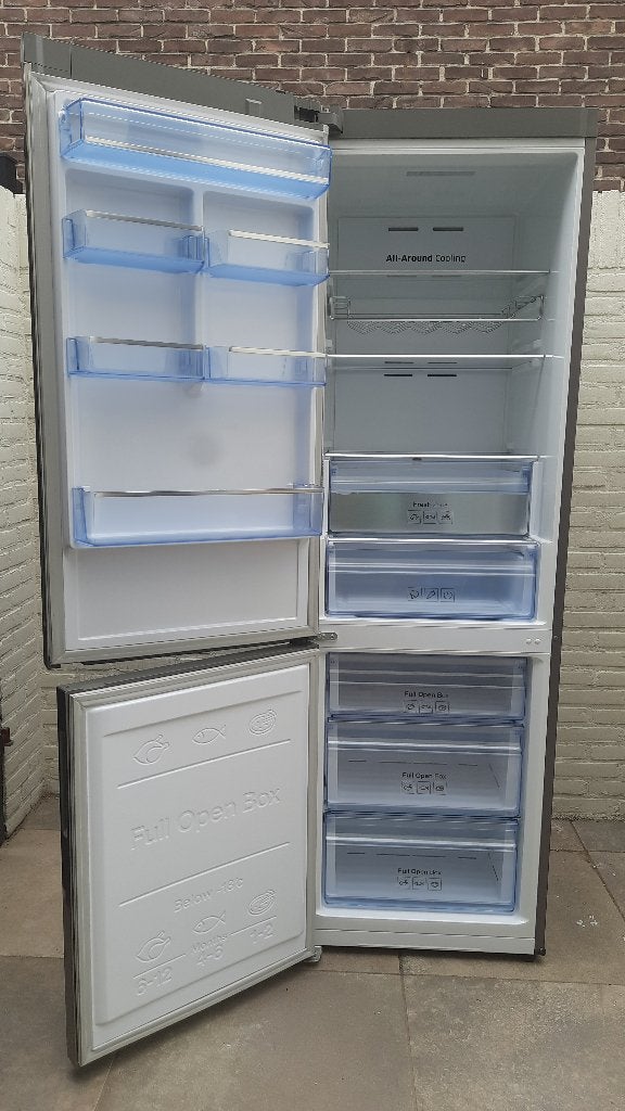 Foto 2 van Grote Samsung Koelkast met Vriezer
