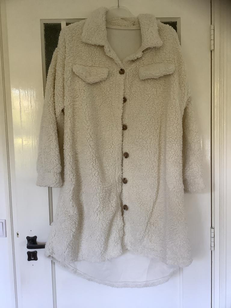 Nieuwe teddy jas maat M, Kleding | Dames, Ophalen of Verzenden, Nieuw, Maat 38/40 (M), Beige