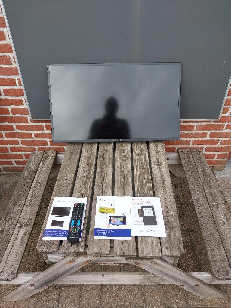 Alphatronics 32 inch TV 12V-230V, Ophalen of Verzenden, Zo goed als nieuw
