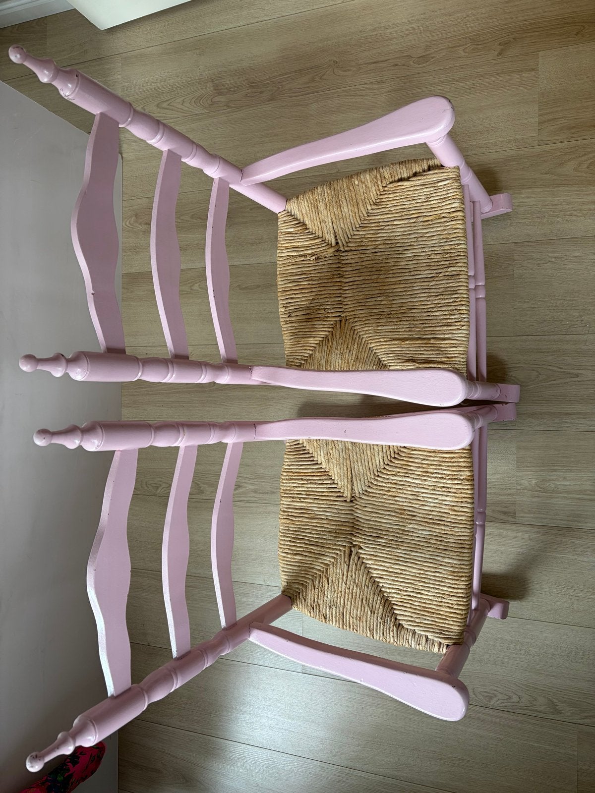2 roze kinderstoelen met rieten zitting, Ophalen, Gebruikt, Twee, Overige kleuren