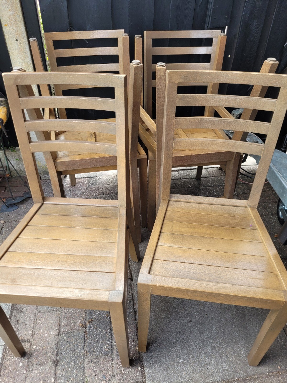 6 mooie Houten stoelen, Ophalen
