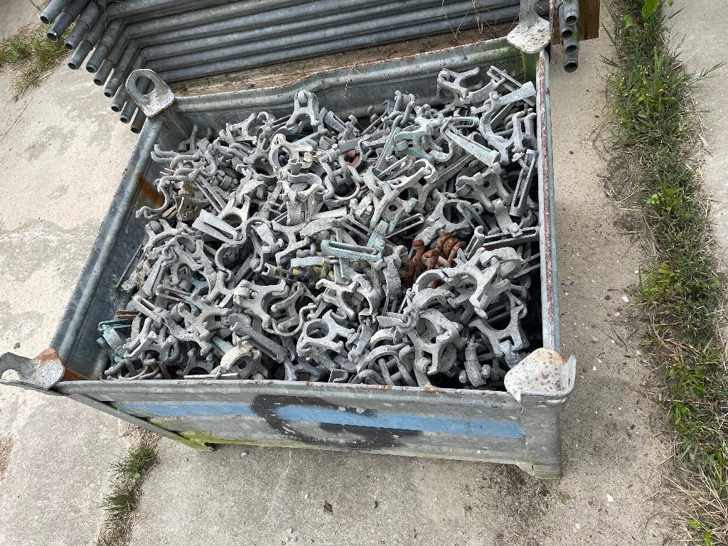 Steigermateriaal, klemmen, H-jukken, steigerplanken, etc, Doe-het-zelf en Verbouw, Ophalen, Gebruikt, Gevelsteiger, 5 meter of hoger