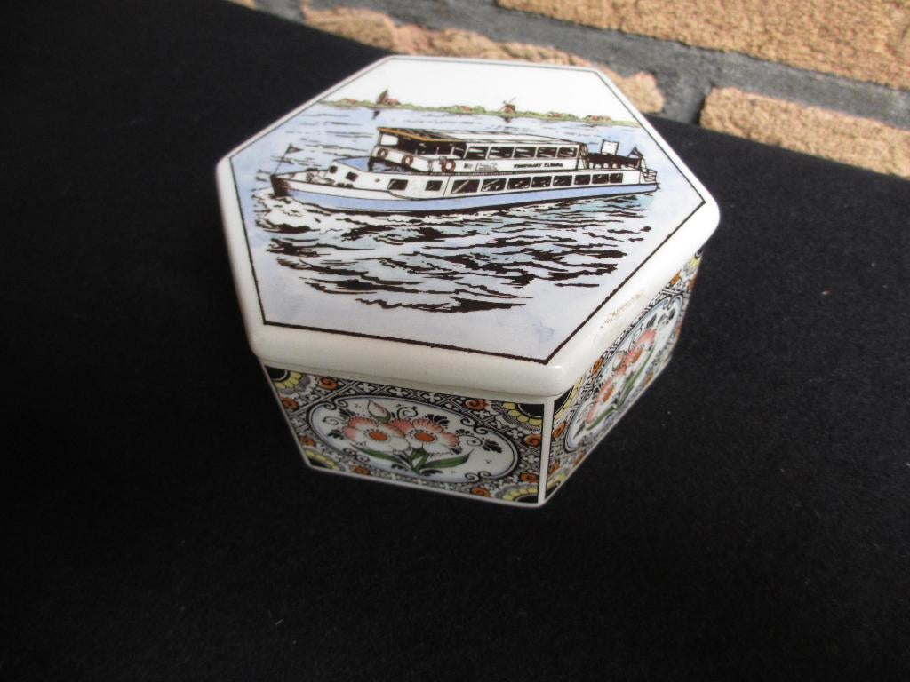 delfts Aardewerk Pillendoosje 12cm Rederij Randmeer Elburg, Antiek en Kunst, Ophalen of Verzenden