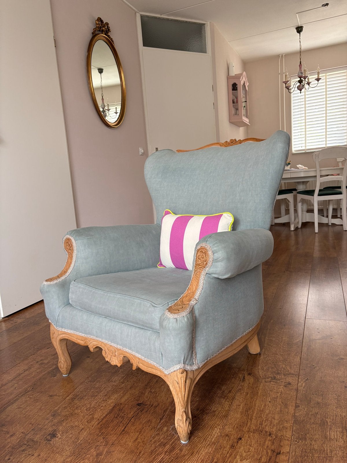 Een uniek vintage plaatje,  in Louis XVI-stijl, lichtblauw., Huis en Inrichting, Fauteuils, Ophalen, Gebruikt, Vintage, 75 tot 100 cm