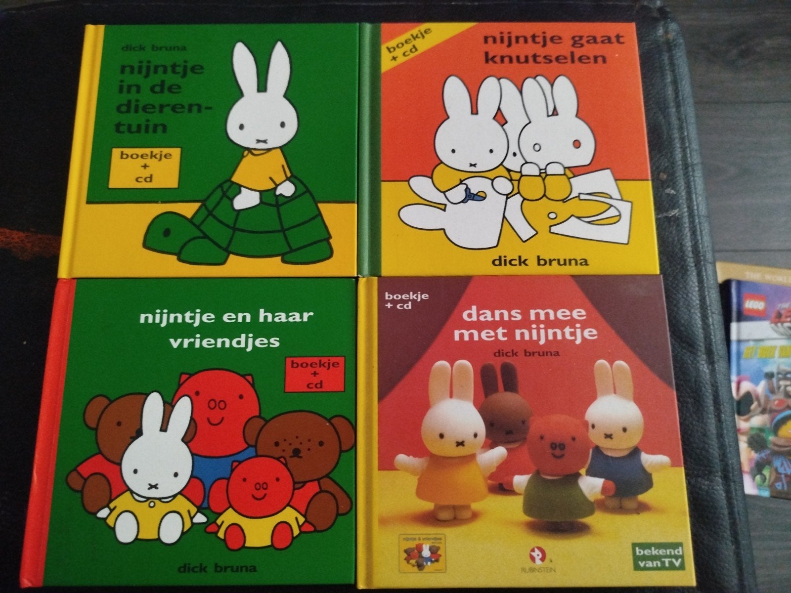 NIJNTJE SPECIALE LUISTERVERSIE BOEKJE + CD DICK BRUNA, Ophalen of Verzenden, Zo goed als nieuw, Dick Bruna, 2 tot 3 jaar