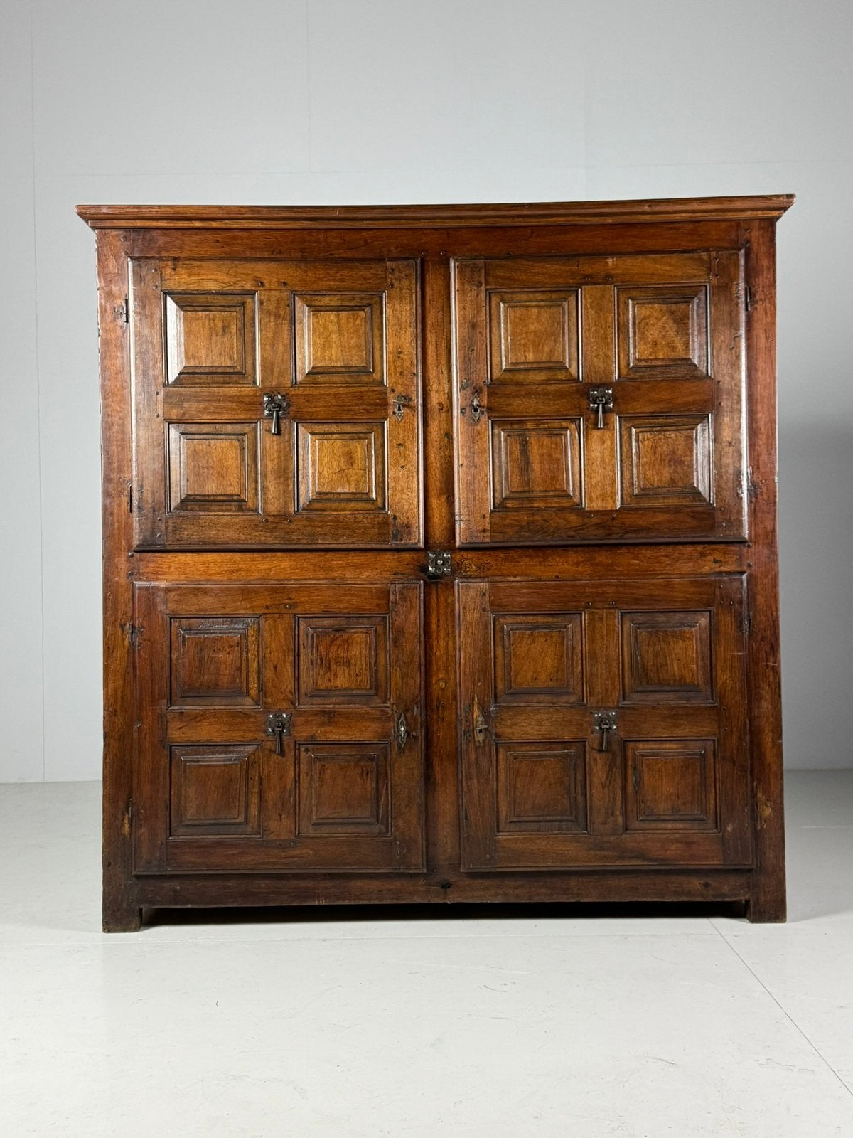 Spaans Kabinet walnoot ca. 1700, Antiek en Kunst, Ophalen